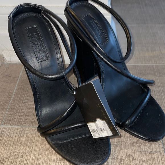 NWT black heeled sandals - Picture 4 of 7
